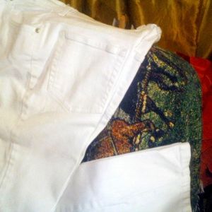 Gloria Vanderbilt White Jeans Sz 10 Petite 28" in seam GV silver-toned h…